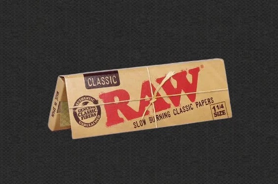 Raw Black 1 1/4 Papers