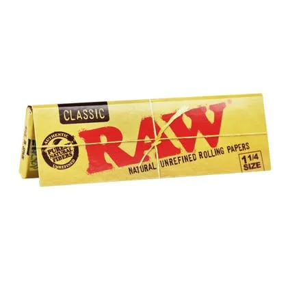 RAW Classic rolling papers 1 1/4