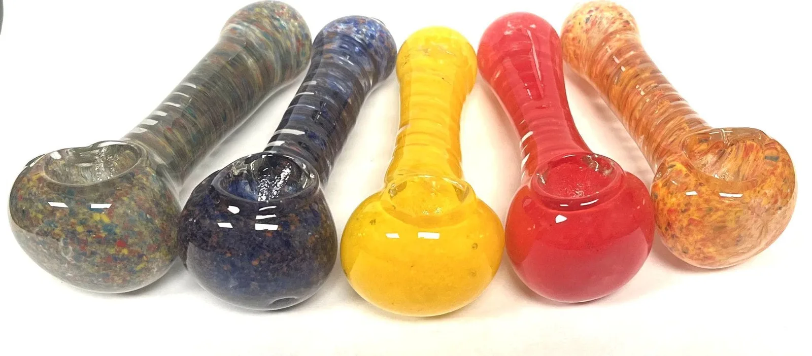 Glass Pipe 4" - Single Color Swirl Pattern (Multiple Colors)