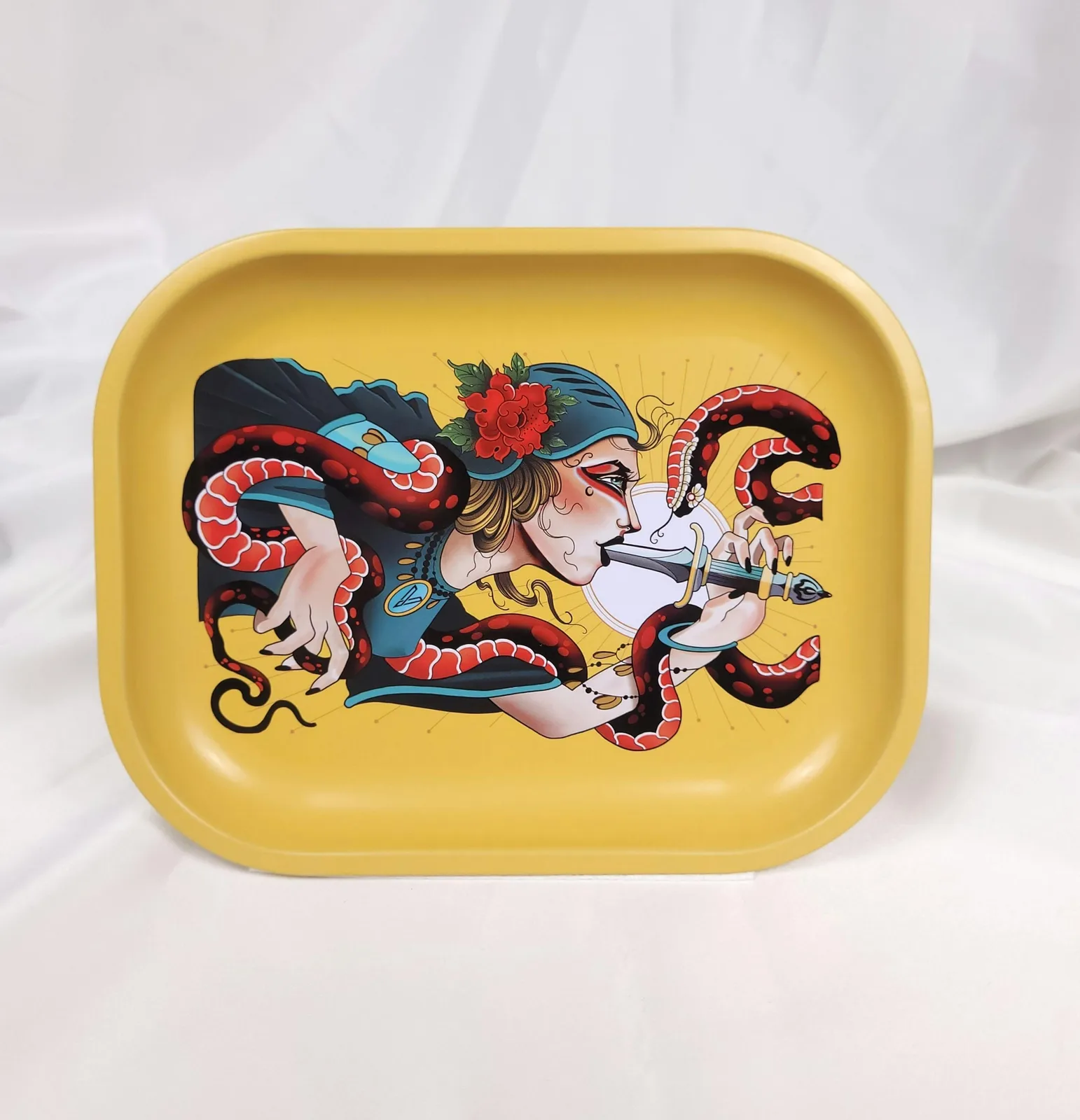 Serpentine Metal Rolling Tray