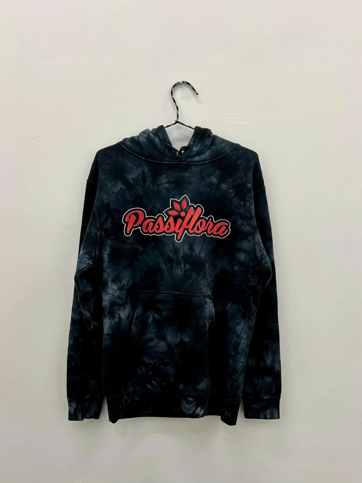PASSIFLORA TIE DIE LOGO HOODIE